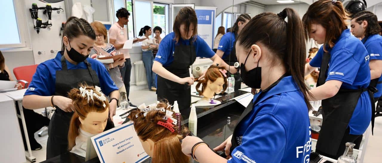 estudiantes de FP peluqueria