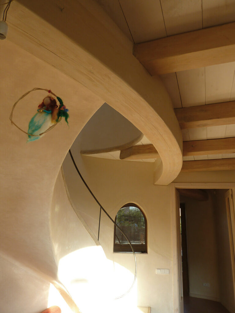 Casa orgánica pentagonal de Bioterre