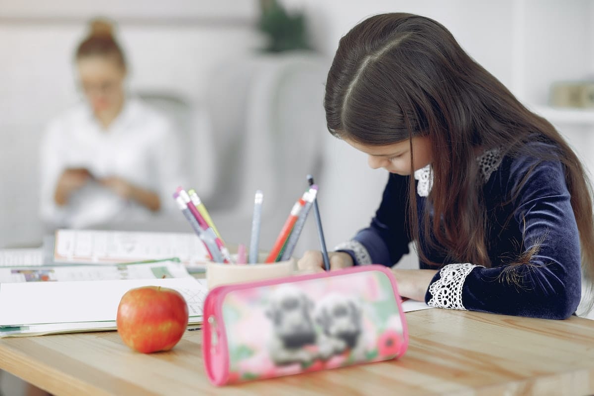 Cómo se puede utilizar la inteligencia artificial para mejorar la calidad de la educación