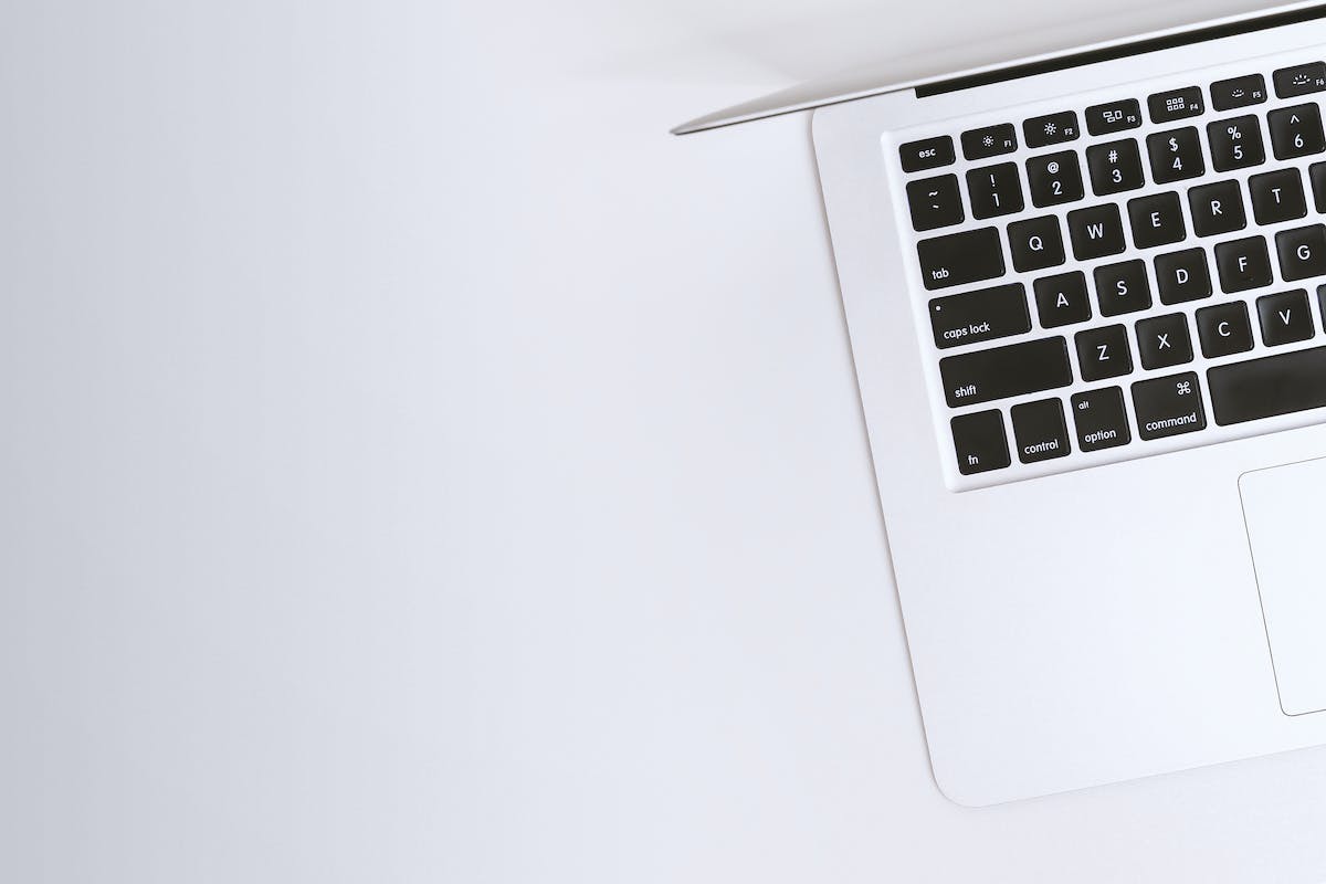 Cambiar palabras de un texto automáticamente con un reescritor de texto