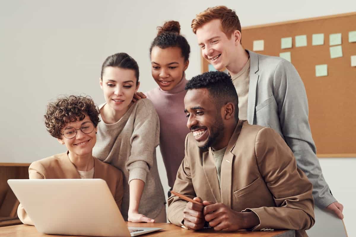 ¿Cuáles son las principales características del trabajo en equipo?