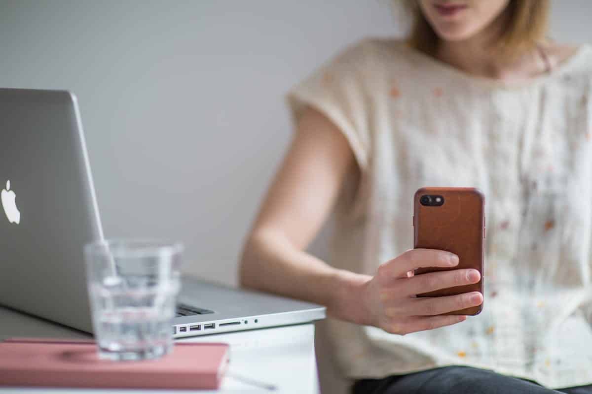 Cómo pedir la vida laboral por el móvil: consejos