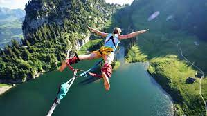 Descubre los emocionantes tipos de turismo de aventura: Explora el mundo con adrenalina y diversión 