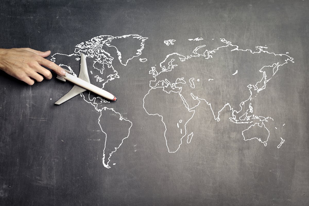 Qué hay que estudiar para ser azafata de vuelo en España