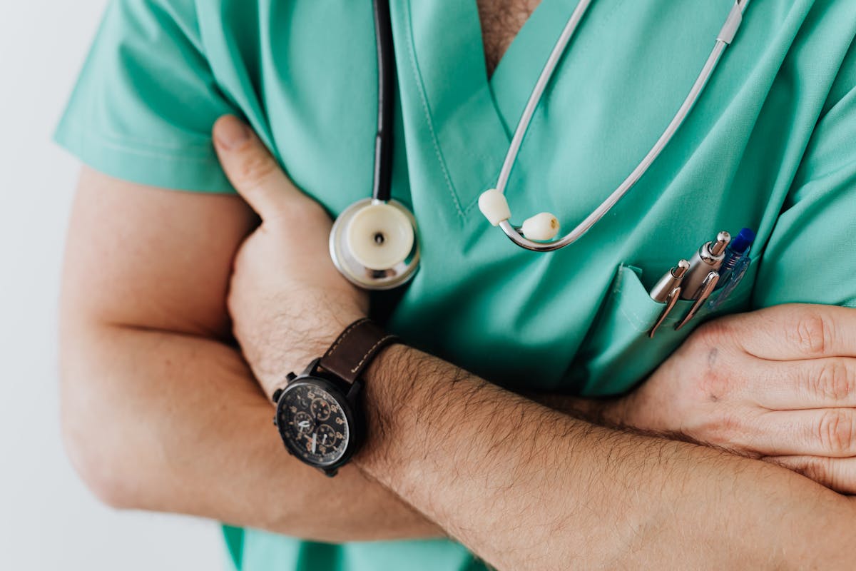 ¿Cuánto gana un médico en España?