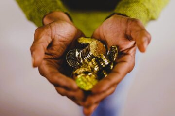 Luis Alberto Pérez González - Economía del Bienestar ¡Factor Clave en las Finanzas Familiares! - FOTO