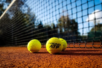 Javier Marcano Tabata | Tenis - La Elegancia y Estrategia en la Cancha