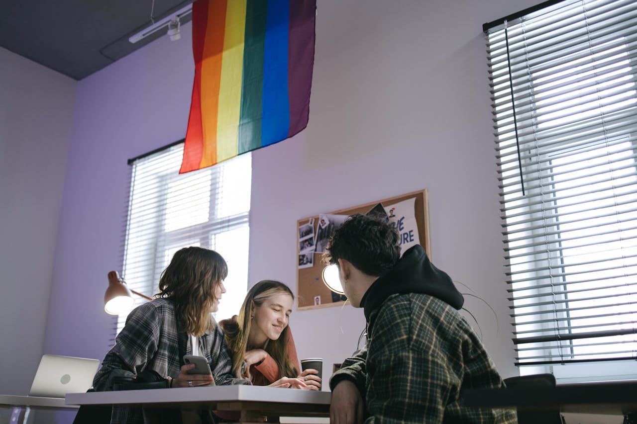 crear espacios seguros para personas LGBT+