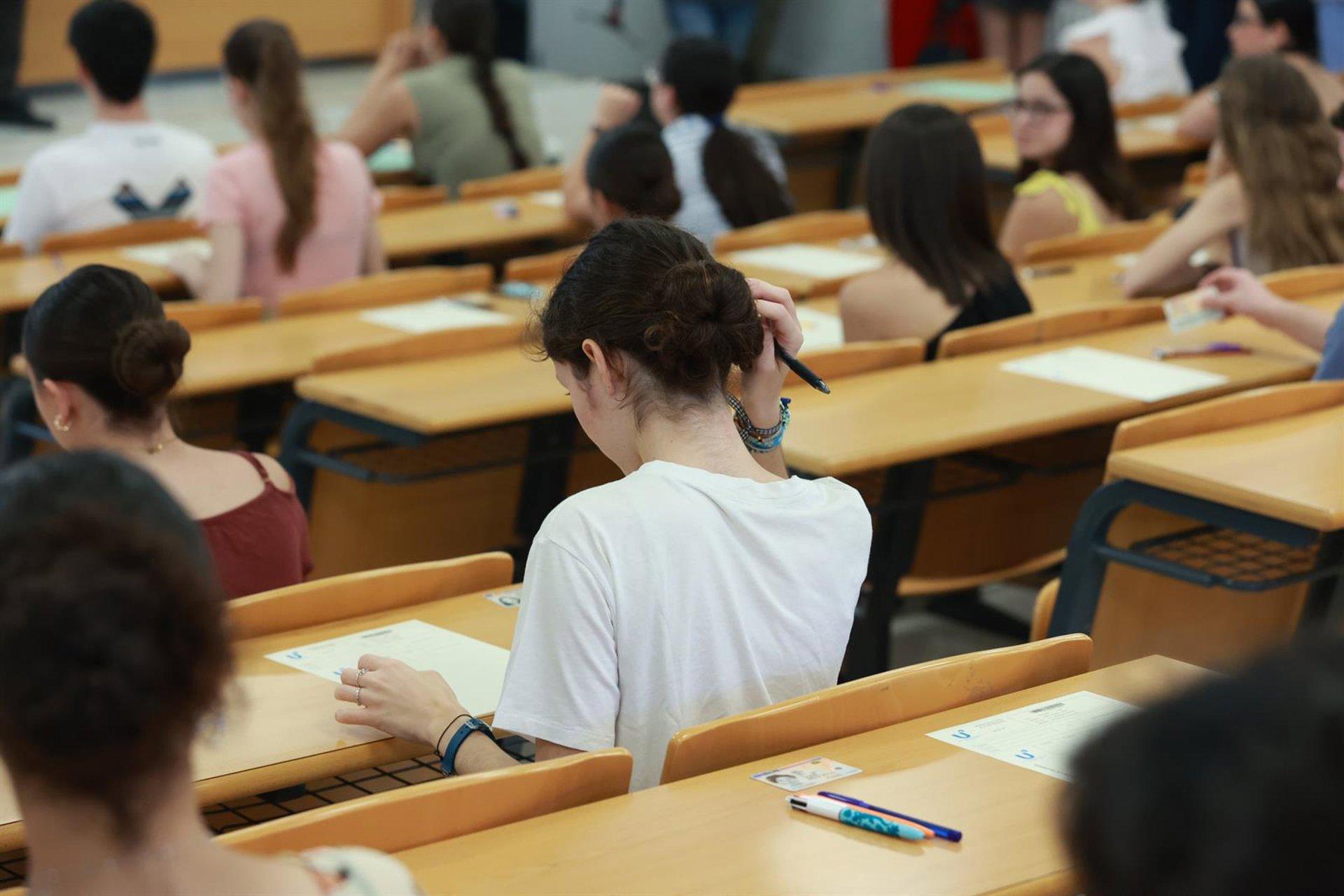 Convocatoria de becas para Bachillerato en el extranjero
