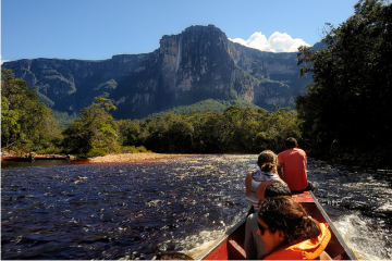 Javier Marcano Tabata | Experiencia de Hacer Rafting en Canaima