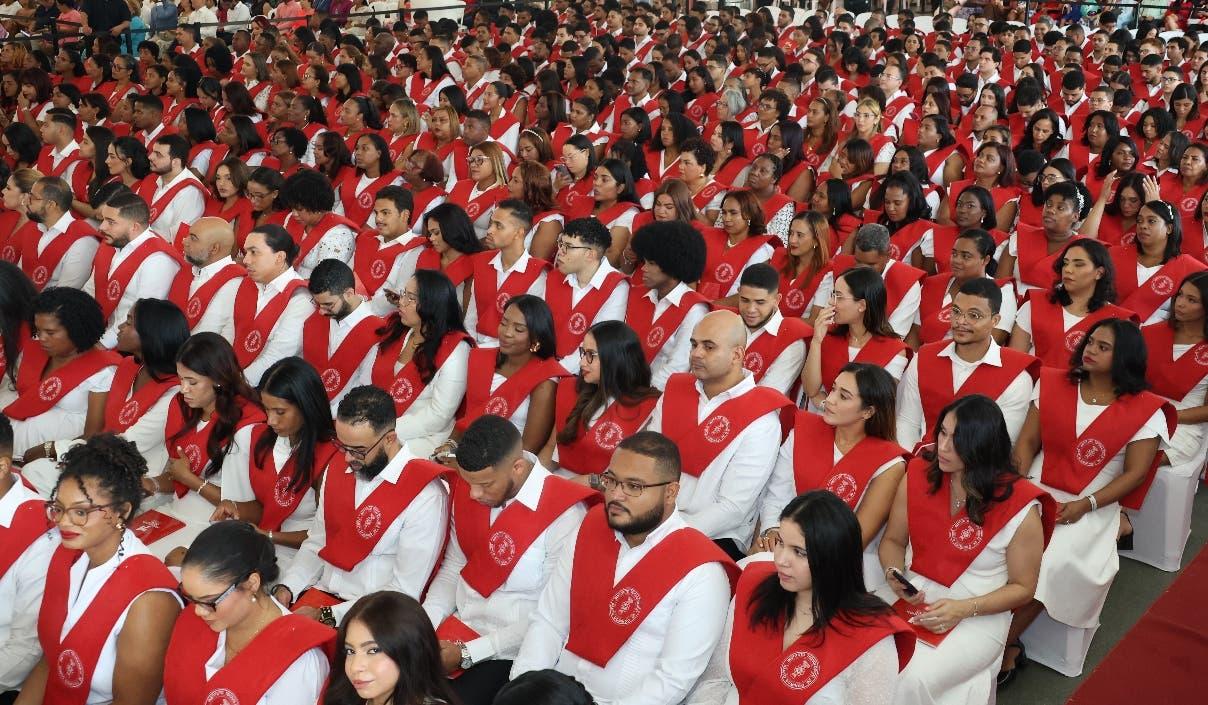 Ceremonia de graduación de INTEC