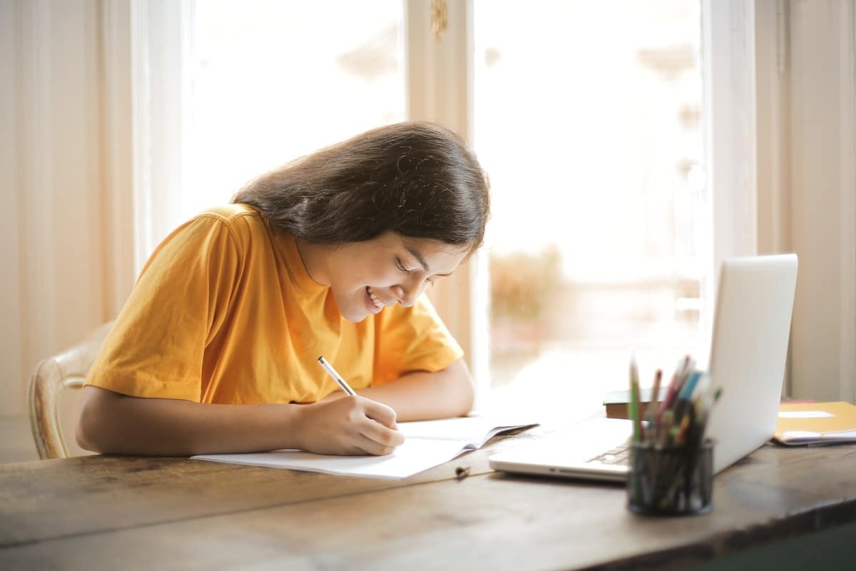 relación entre estudios y empleo
