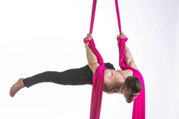 Joao Rafael Silva Robertson: Por Qué un Futbolista de Élite Debería Colgarse de Telas (Yoga Aéreo) o Coger Olas (Surf)