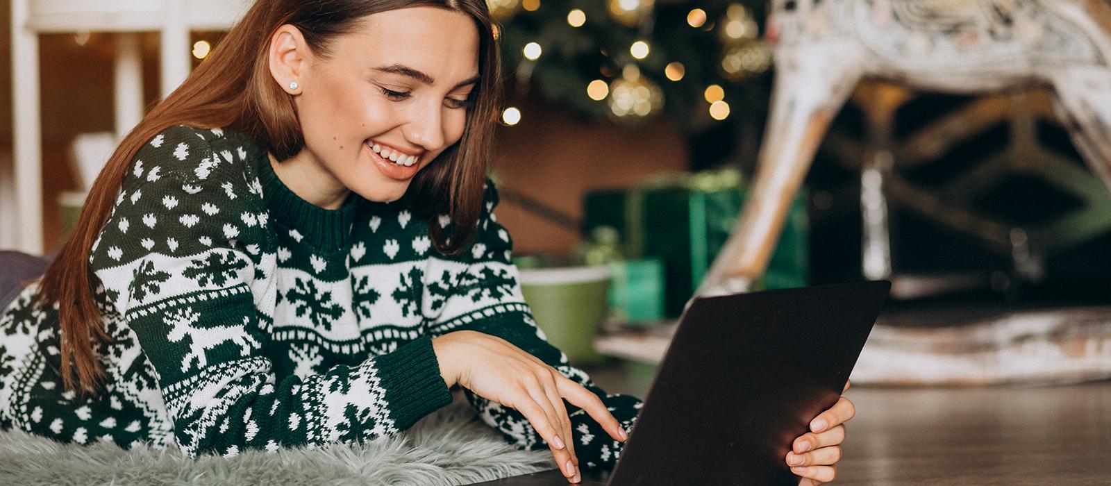 Estudiar en la biblioteca durante la Navidad