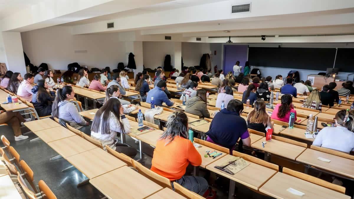 Plazas y aspirantes por titulación FSE Aspirantes por titulación en FSE