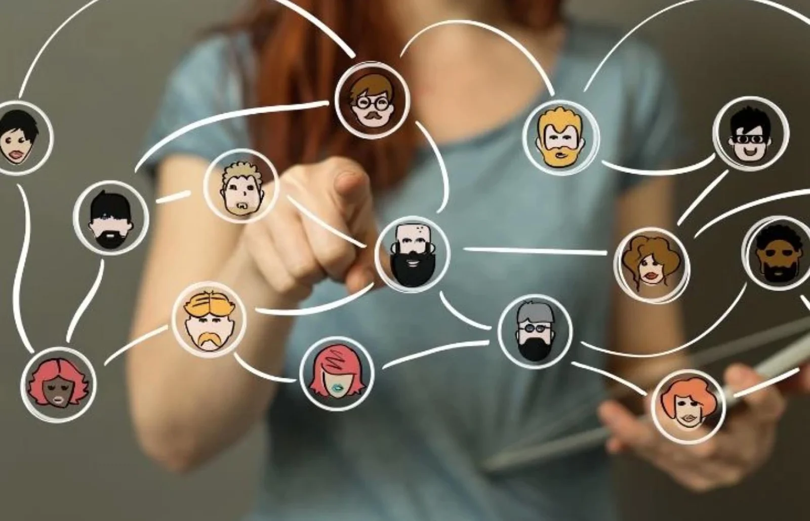 El Poder del Networking Estratégico: Conectando con Personas Clave para Tu Crecimiento – “El Arte de Encantar” de Paola Cifuentes