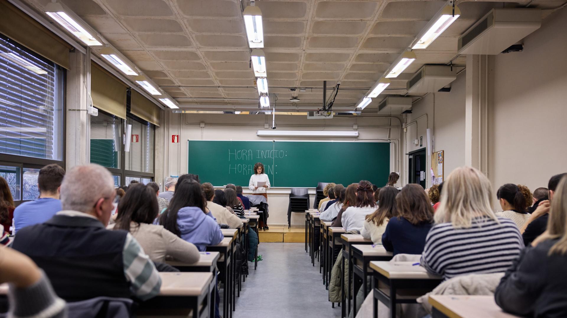 Aprobados en el segundo examen de administrativo en Navarra