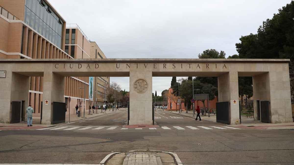 Oferta formativa de cursos extraordinarios de primavera Oferta formativa de cursos extraordinarios de primavera