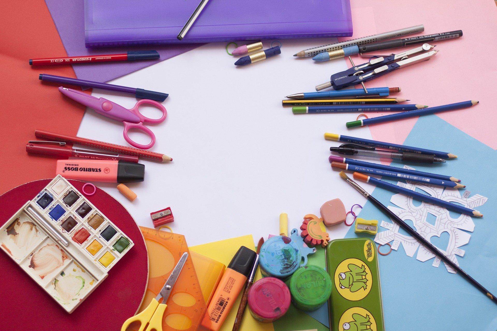Material y recursos necesarios para el colegio instituto y universidad