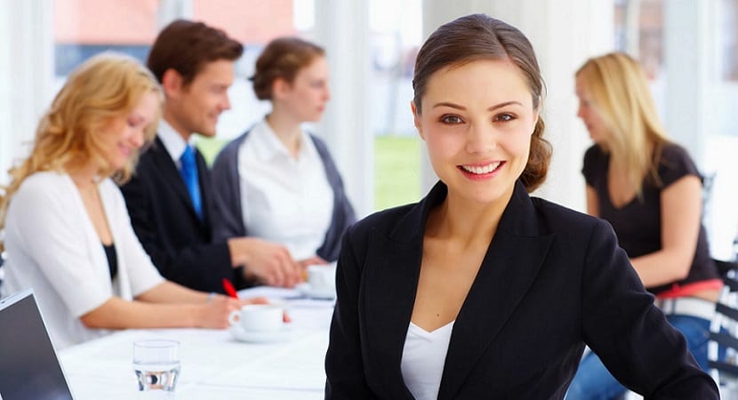 Becas para la realización de trabajos sobre comunicación institucional