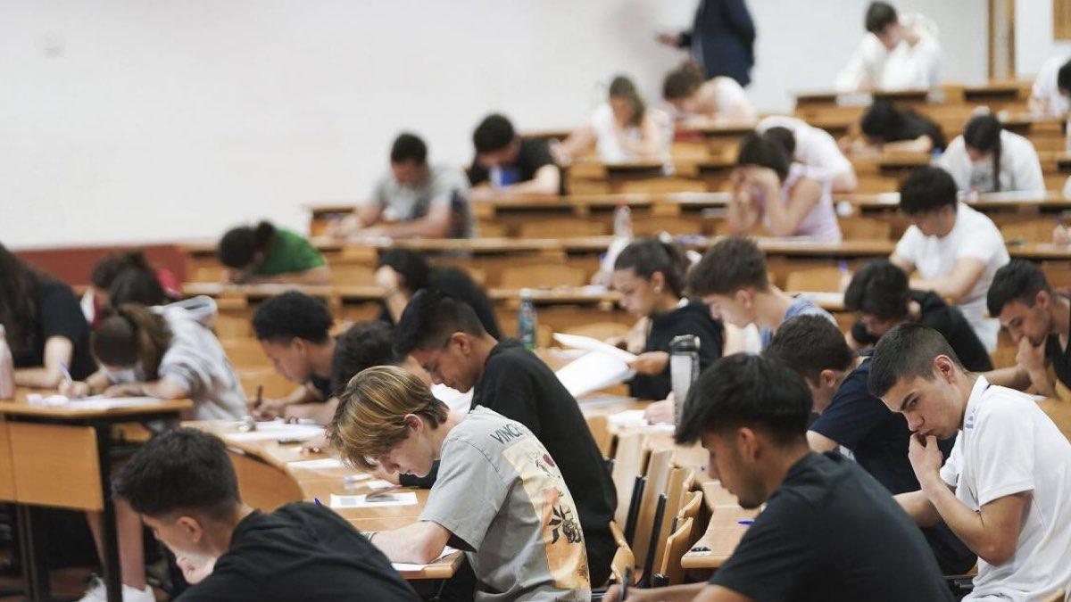 Importe anual de las becas de Bachillerato
