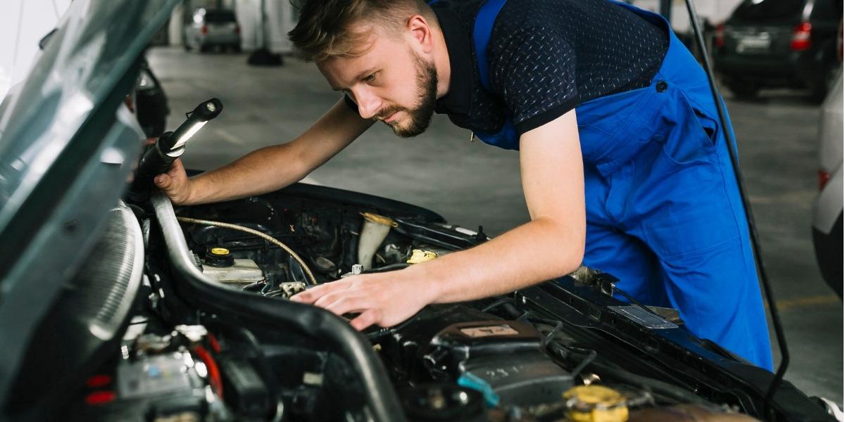 Trabajo en taller de vehículos de automoción
