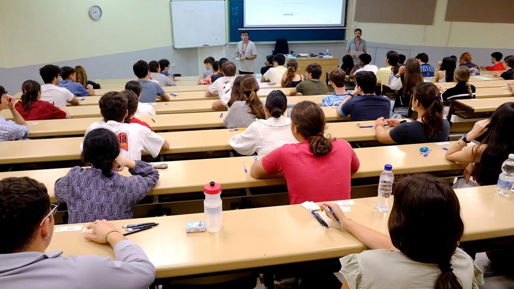 Cálculo de nota media para la universidad
