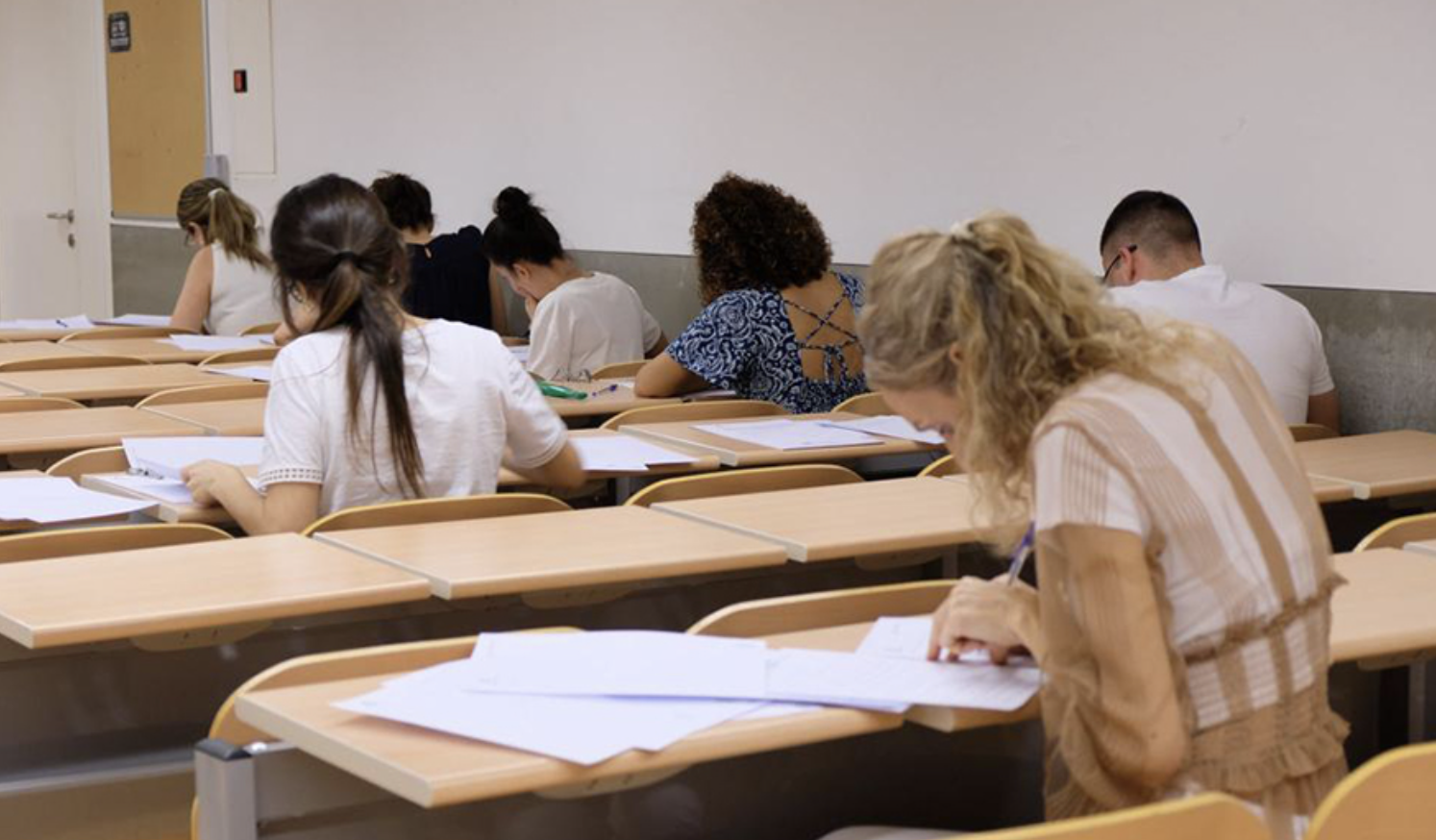 Docentes examinándose en Andalucía