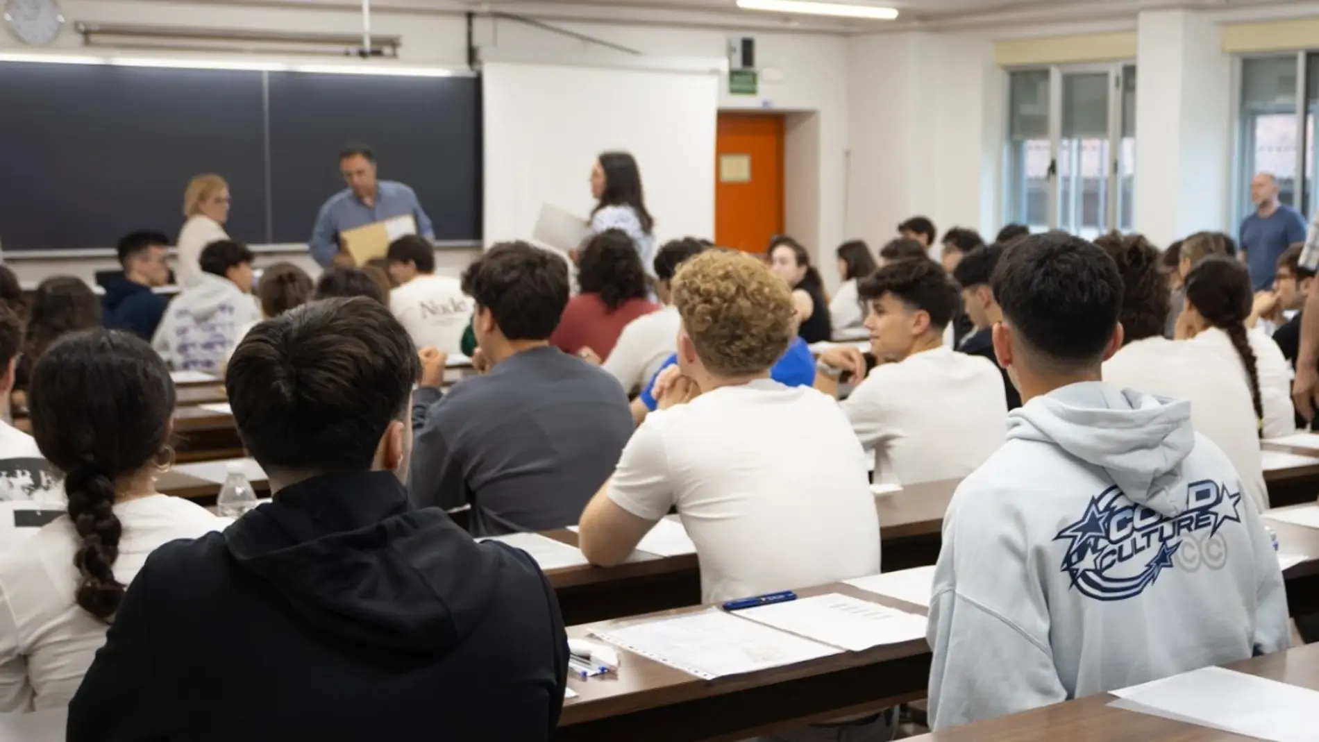 Movilidad universitaria en España Estudiantes universitarios en una ciudad nueva