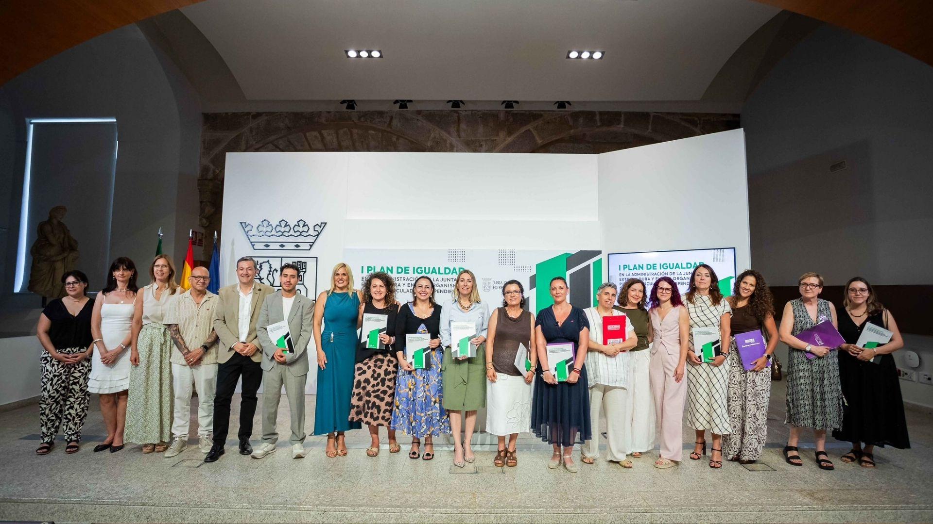 Mujeres en cargos directivos públicos