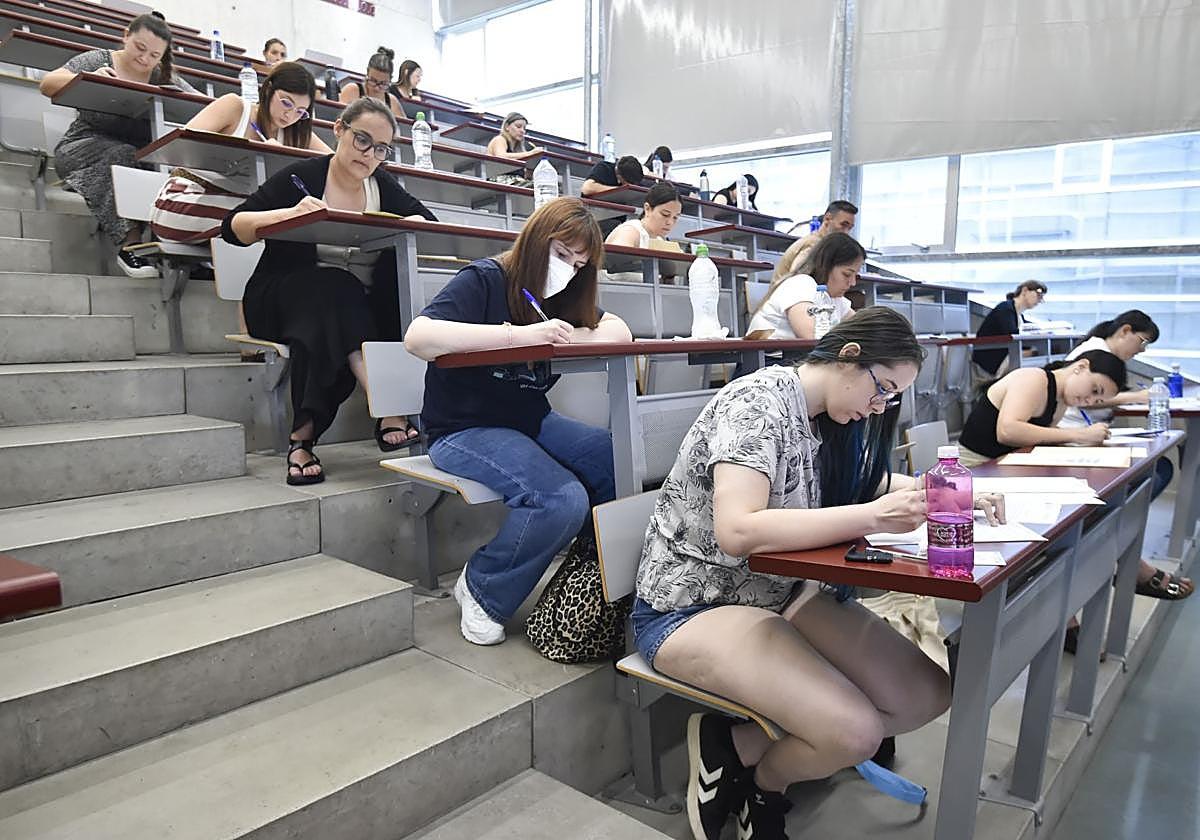 Tribunales de oposiciones docentes