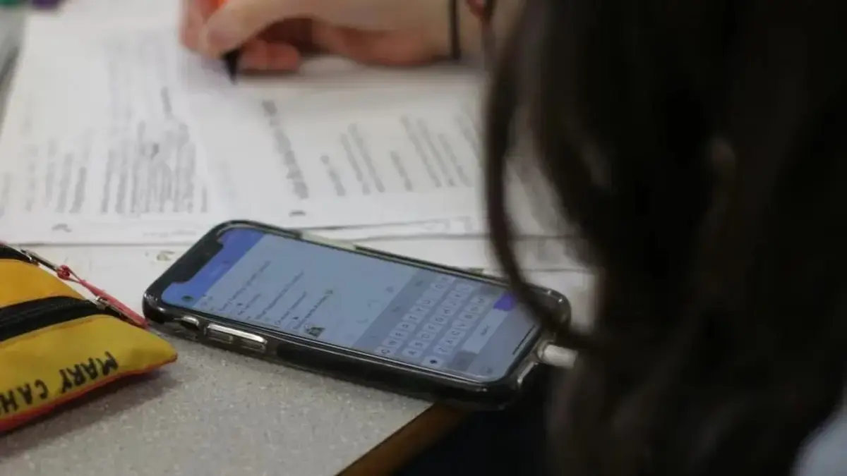 Uso de celulares en la escuela Uso de celulares en la escuela